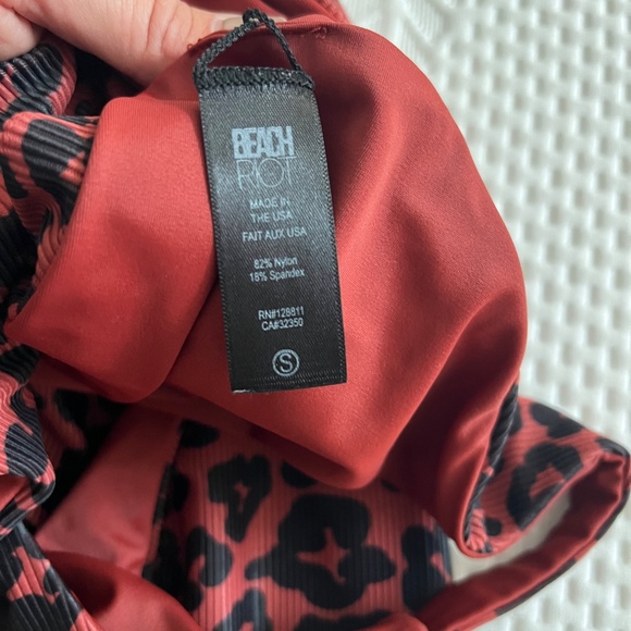 Beach Riot Workout Sets - Picture 5 of 10